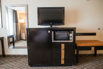 holiday inn express hotel and suites chanhassen by ihg