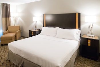 holiday inn express hotel and suites chanhassen by ihg
