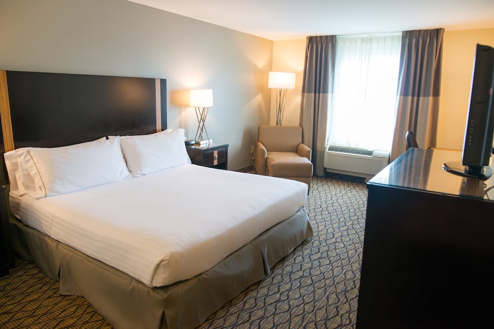 holiday inn express hotel and suites chanhassen by ihg
