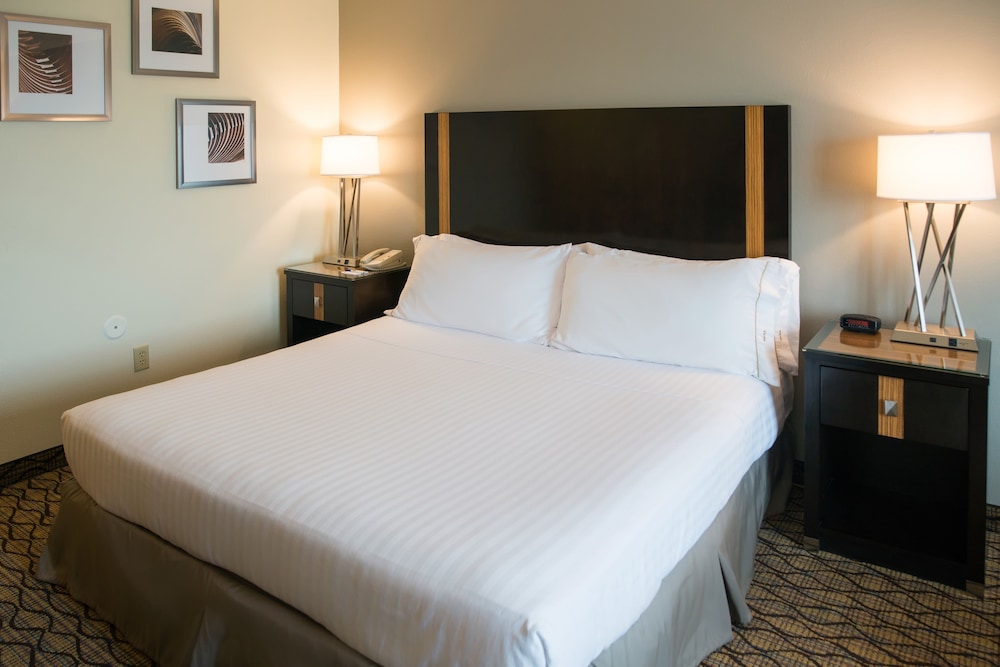 holiday inn express hotel and suites chanhassen by ihg