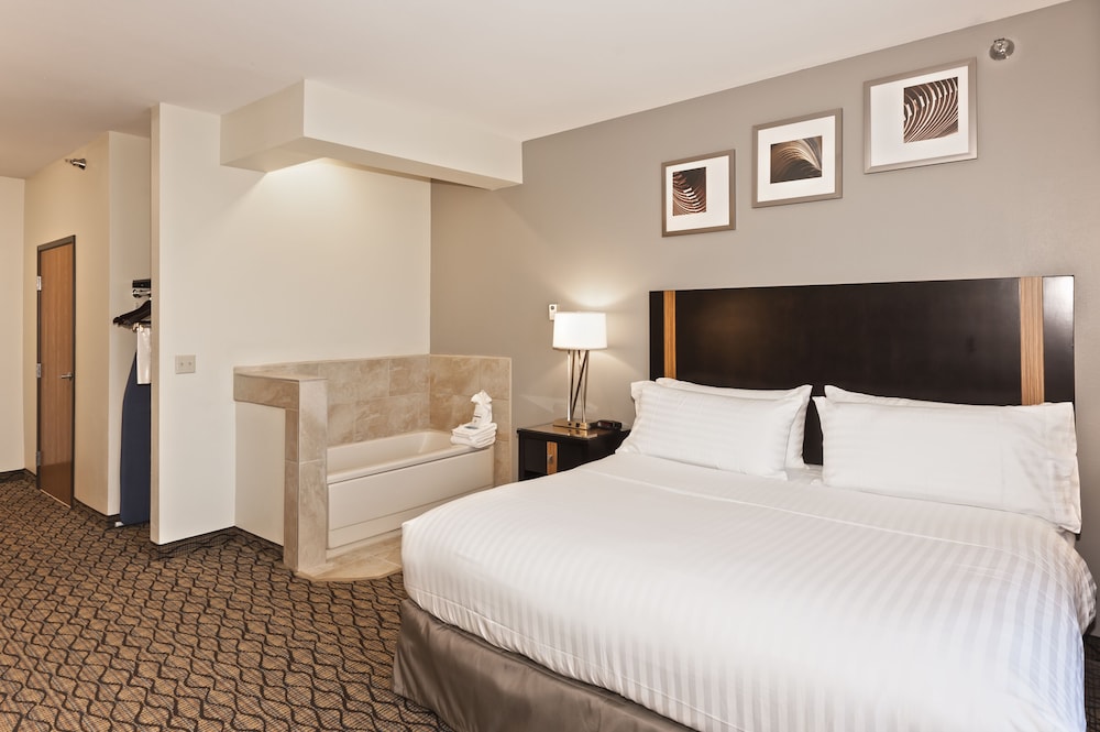holiday inn express hotel and suites chanhassen by ihg