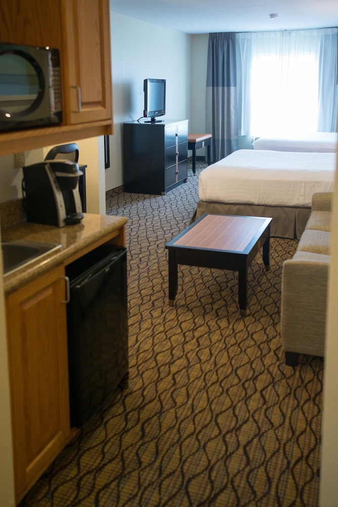 holiday inn express hotel and suites chanhassen by ihg