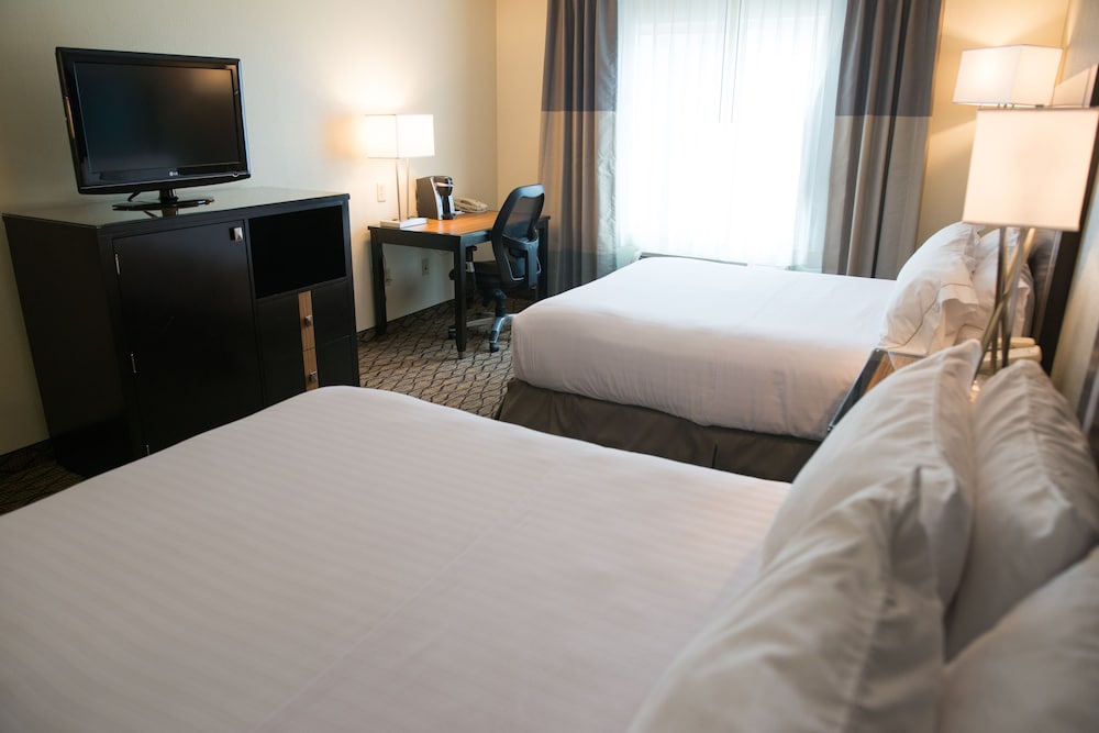 holiday inn express hotel and suites chanhassen by ihg