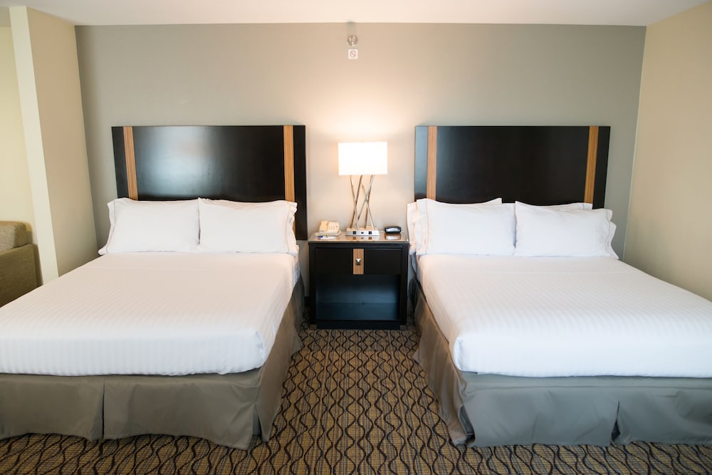 holiday inn express hotel and suites chanhassen by ihg
