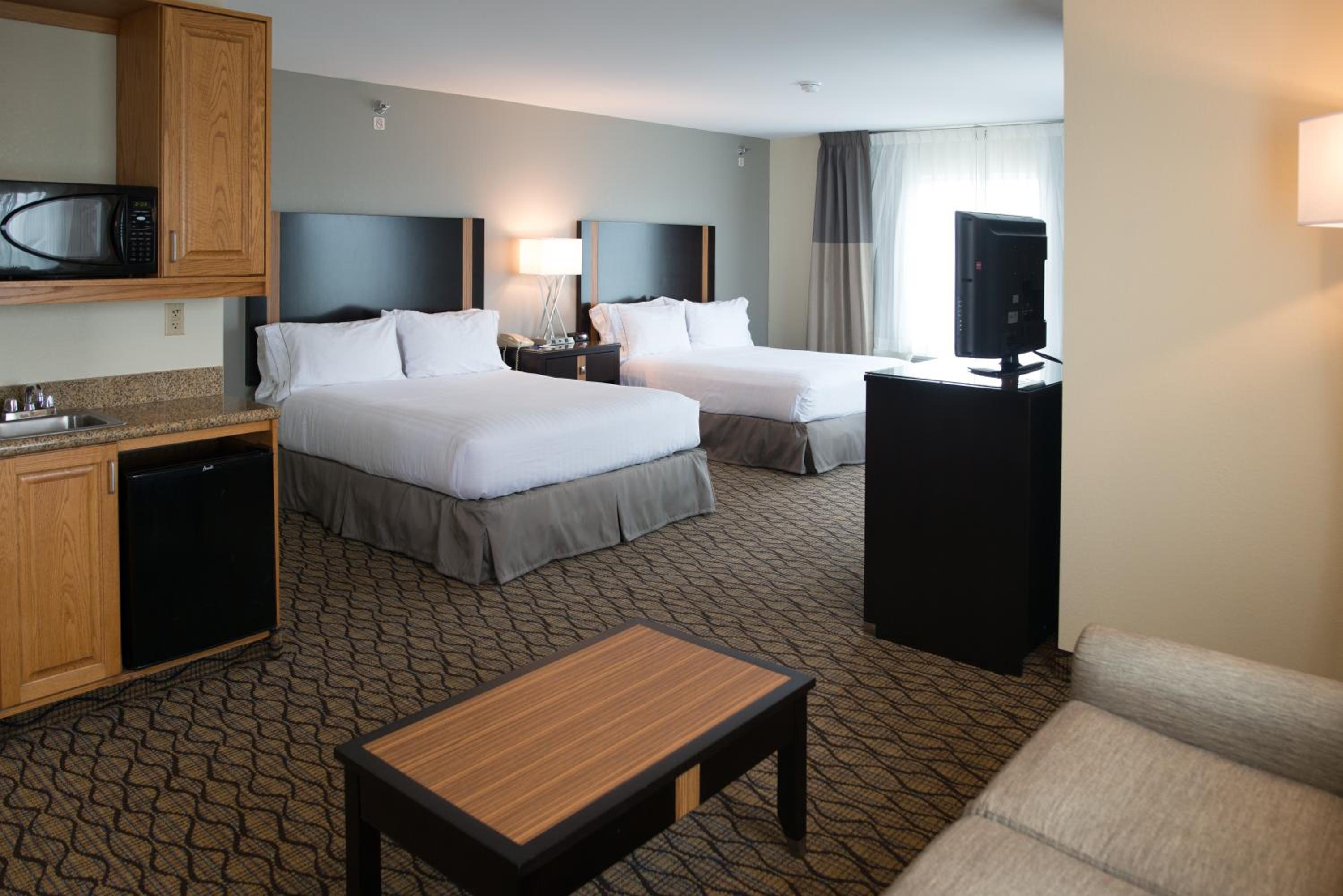 holiday inn express hotel and suites chanhassen by ihg