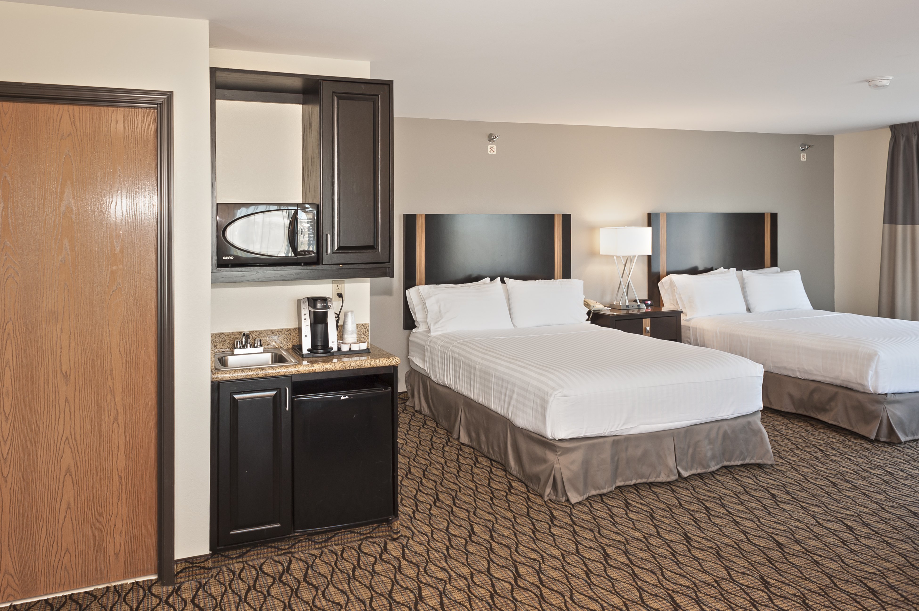 holiday inn express hotel and suites chanhassen by ihg