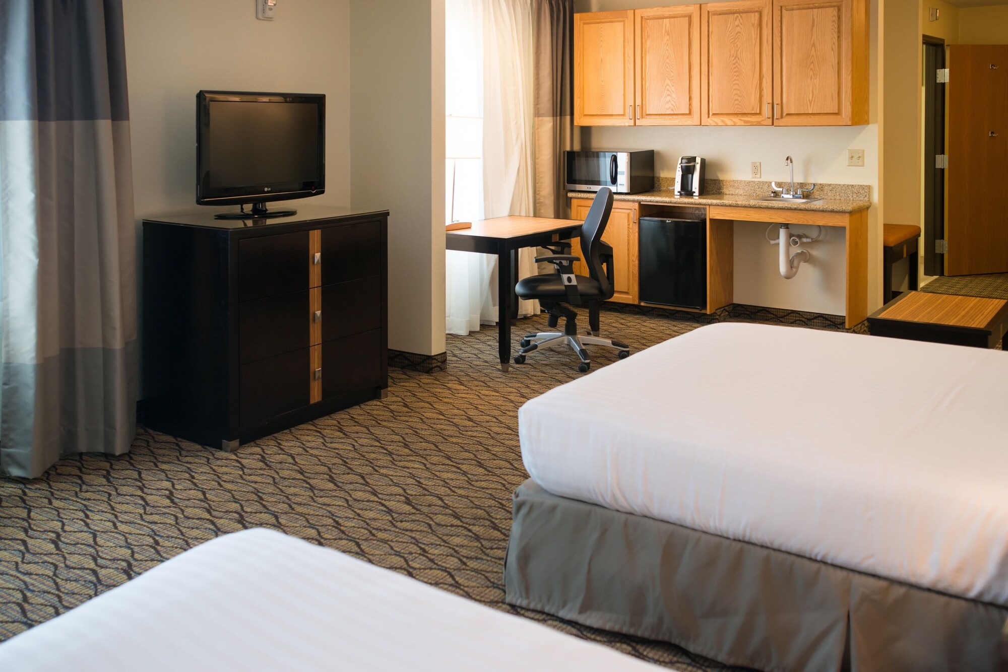holiday inn express hotel and suites chanhassen by ihg