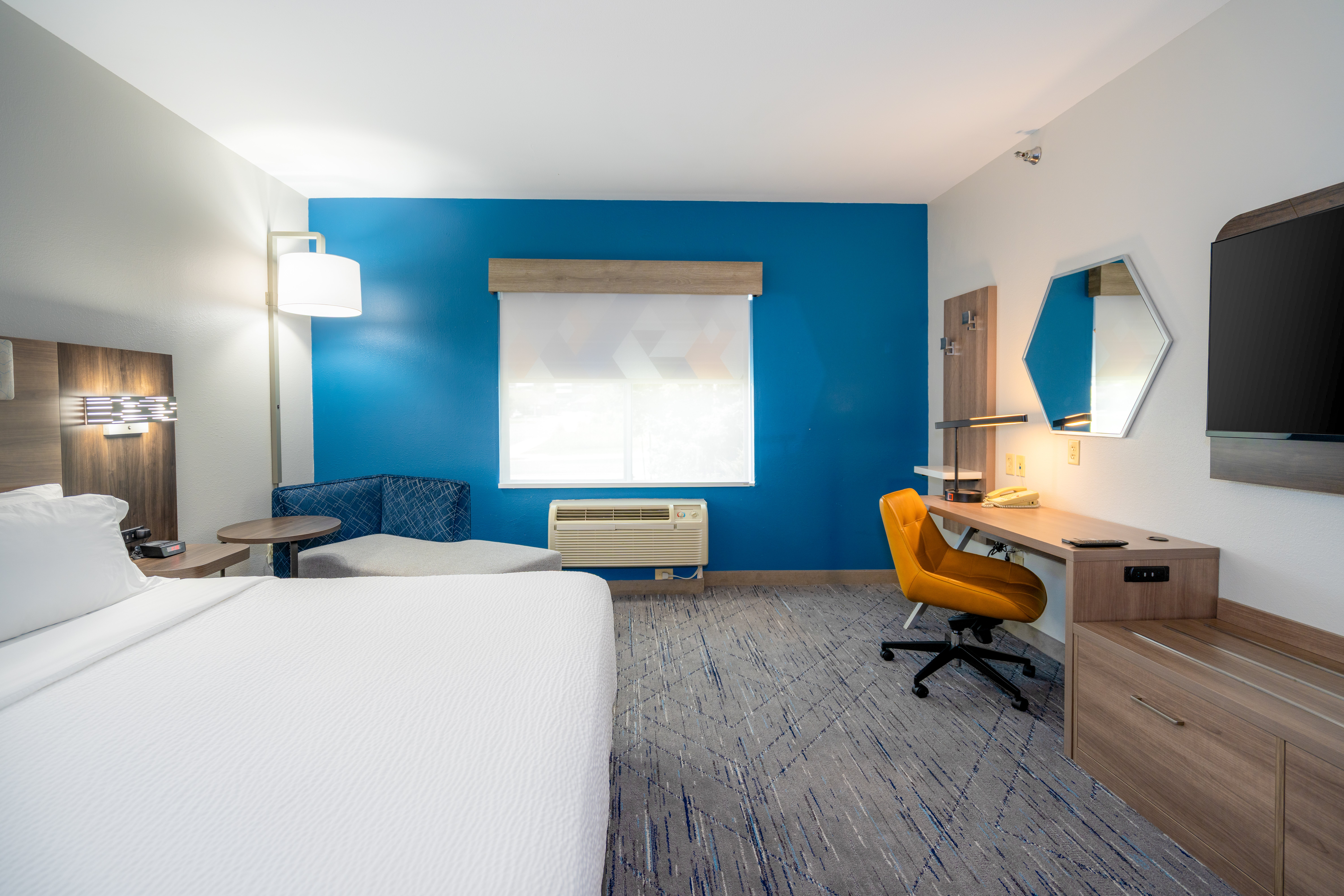 holiday inn express hotel and suites chanhassen by ihg