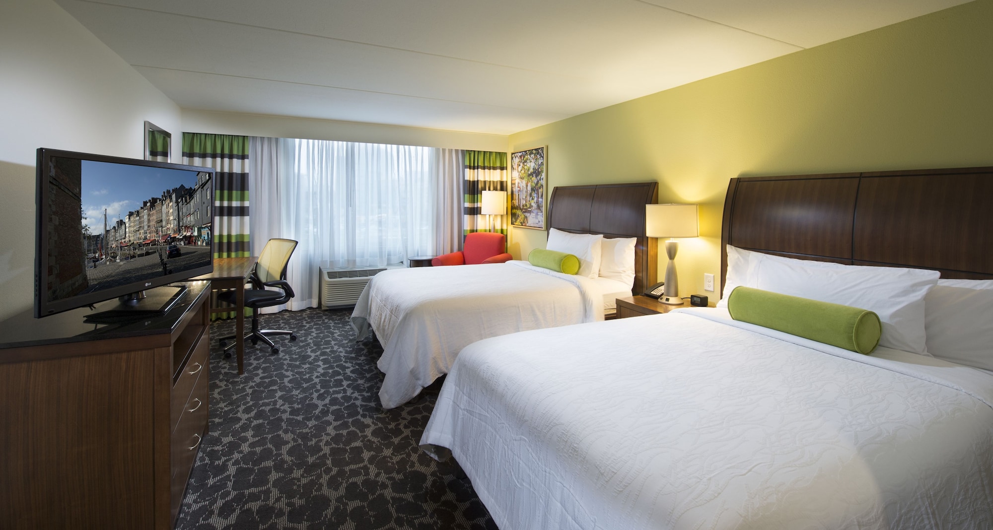 hilton garden inn charleston waterfront downtown