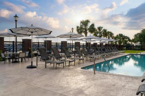 hilton garden inn charleston waterfront downtown