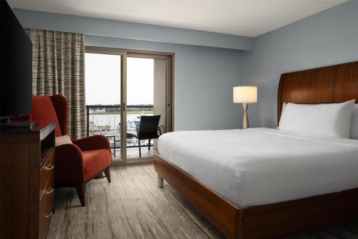 hilton garden inn charleston waterfront downtown
