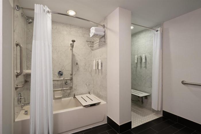 hilton garden inn charleston waterfront downtown