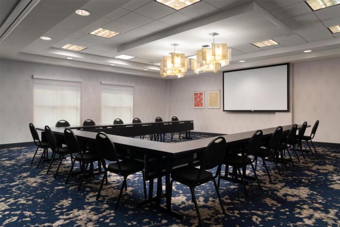 hilton garden inn charleston waterfront downtown