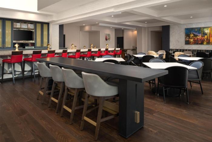 hilton garden inn charleston waterfront downtown