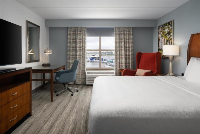 hilton garden inn charleston waterfront downtown