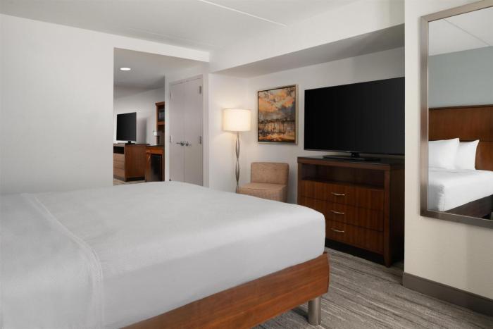 hilton garden inn charleston waterfront downtown