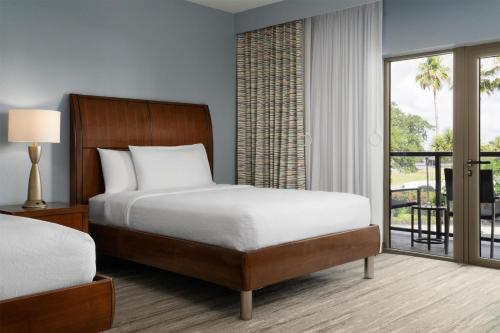 hilton garden inn charleston waterfront downtown