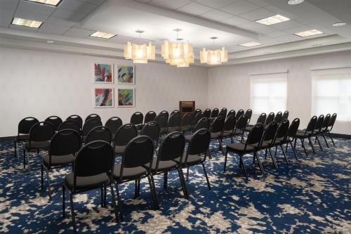 hilton garden inn charleston waterfront downtown