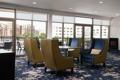 hilton garden inn charleston waterfront downtown