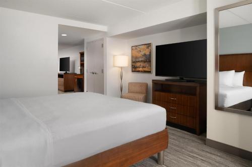 hilton garden inn charleston waterfront downtown