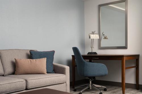 hilton garden inn charleston waterfront downtown
