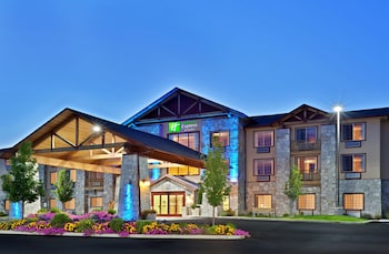 holiday inn express and suites cheney by ihg