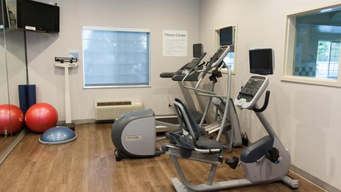 holiday inn express and suites cheney by ihg