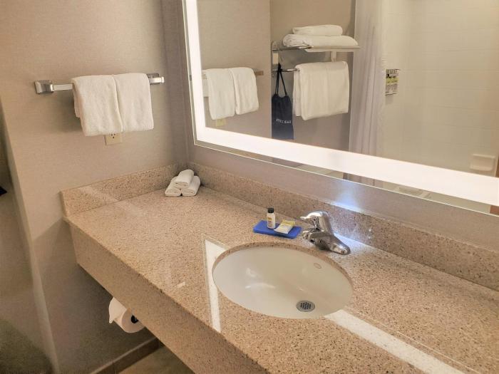 holiday inn express and suites cheney by ihg