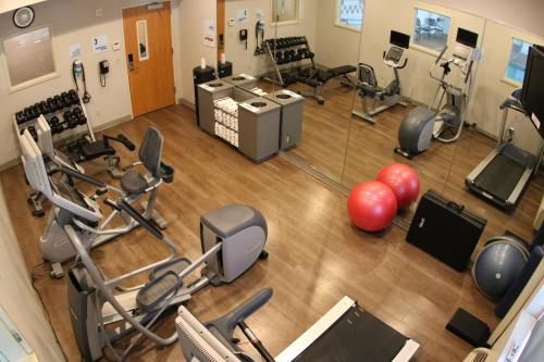 holiday inn express and suites cheney by ihg