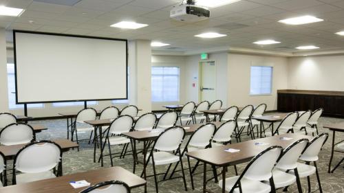 holiday inn express and suites cheney by ihg