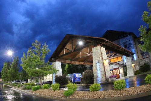 holiday inn express and suites cheney by ihg