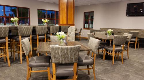 holiday inn express and suites cheney by ihg
