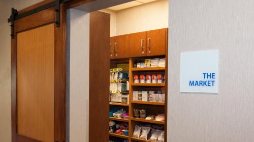 holiday inn express and suites cheney by ihg