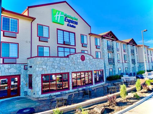 holiday inn express and suites cheney by ihg