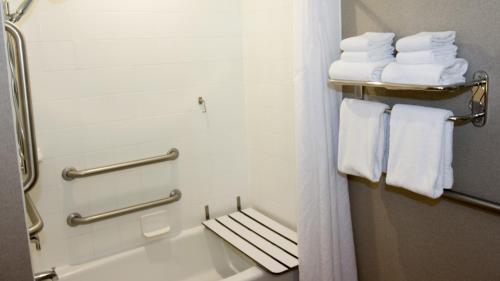 holiday inn express and suites cheney by ihg