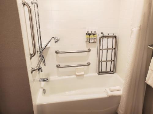 holiday inn express and suites cheney by ihg