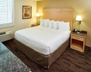 livinn hotel st paul i 94 east 3m area