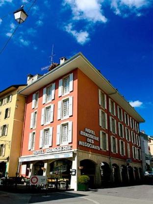 hotel restaurant les negociants