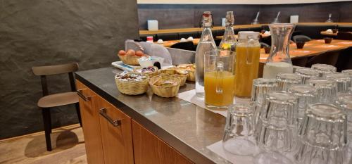 hotel restaurant les negociants