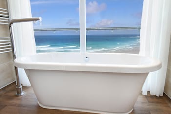 The Esplanade Hotel,Crantock>>Cornwall,4 star