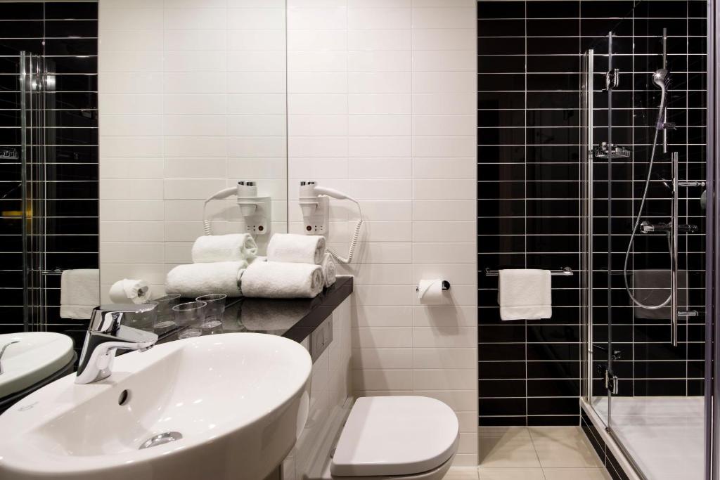 holiday inn express amsterdam arena towers by ihg