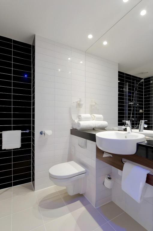 holiday inn express amsterdam arena towers by ihg