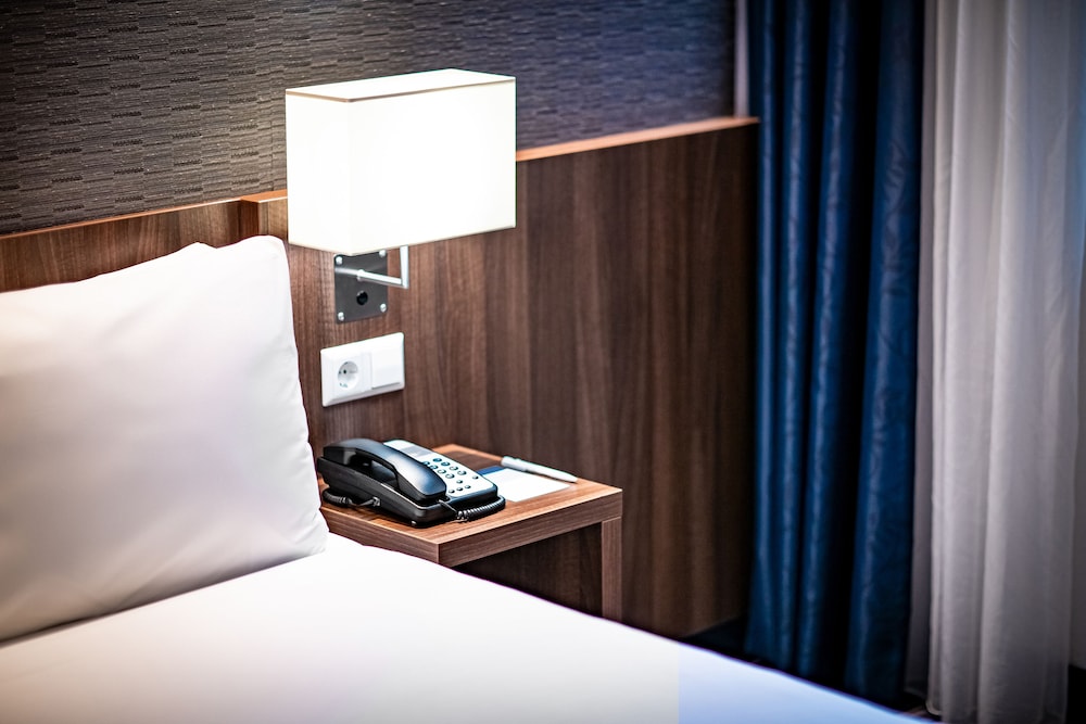 holiday inn express amsterdam arena towers by ihg