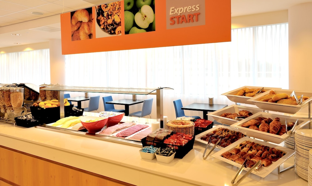 holiday inn express amsterdam arena towers by ihg
