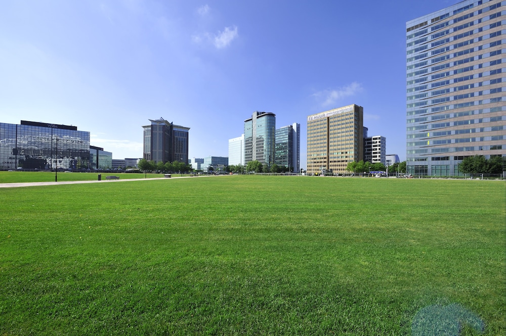holiday inn express amsterdam arena towers by ihg