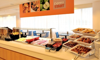 holiday inn express amsterdam arena towers by ihg