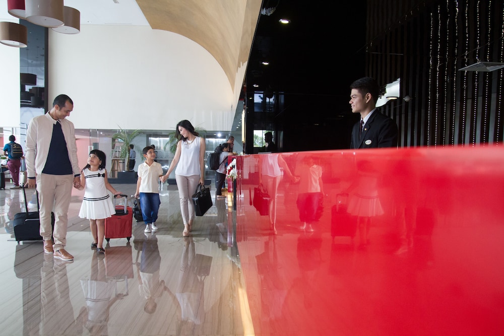 santika premiere dyandra hotel and convention medan