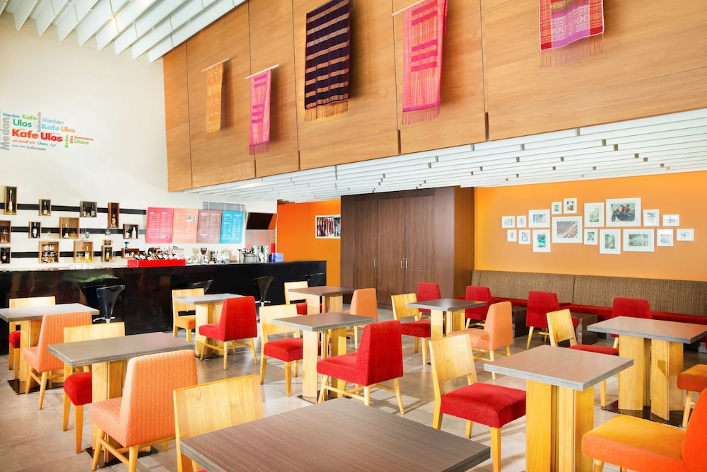 santika premiere dyandra hotel and convention medan