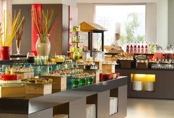 santika premiere dyandra hotel and convention medan