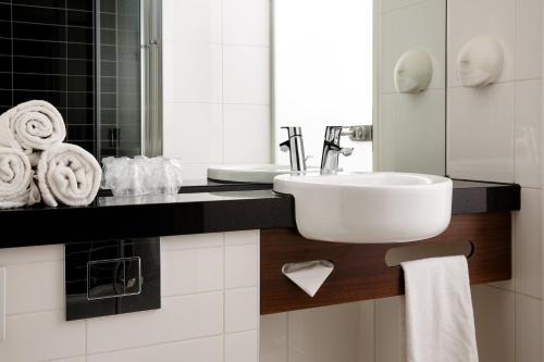 holiday inn express amsterdam south by ihg